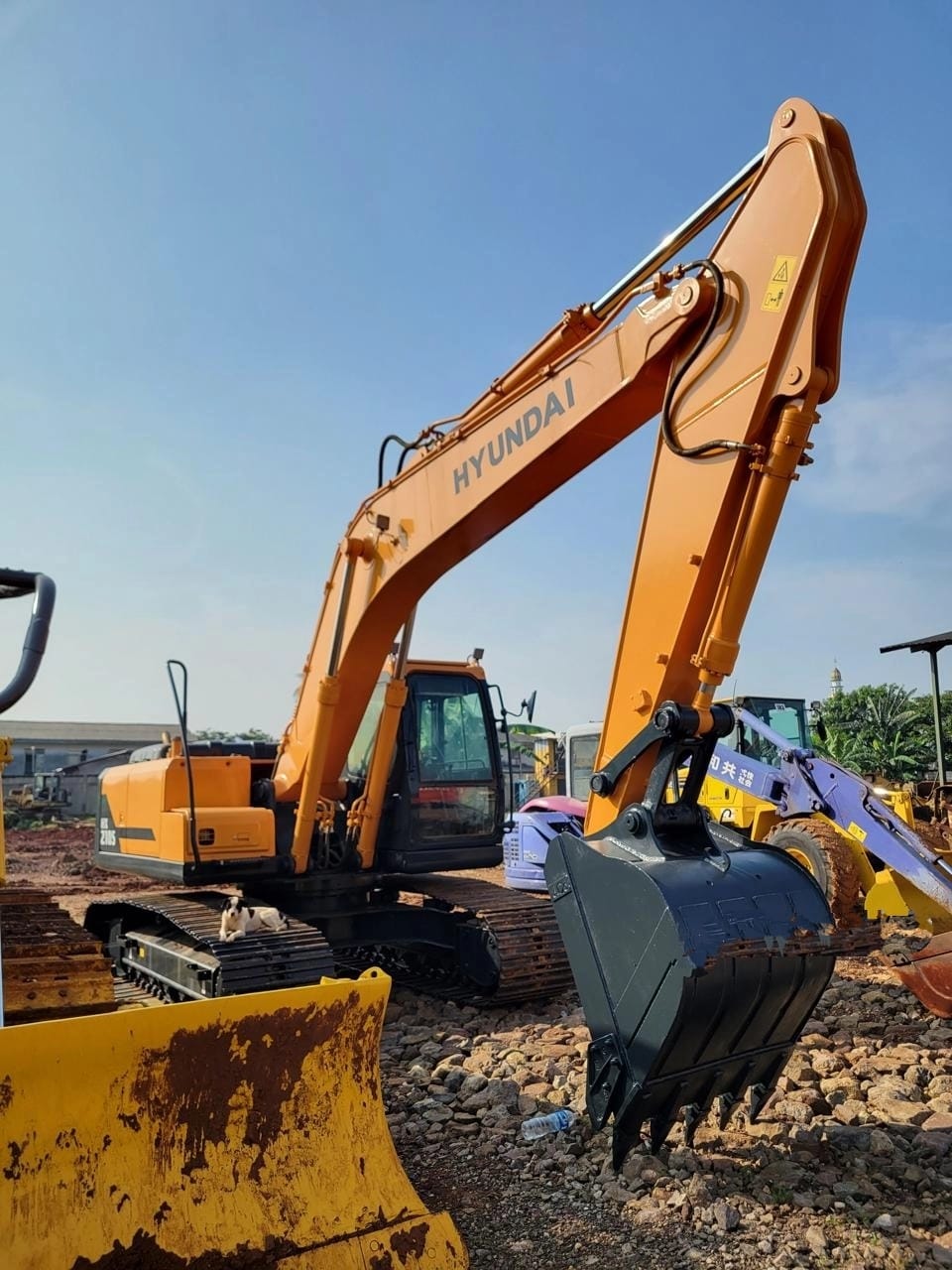 Sewa Excavator PC200 Cikarang