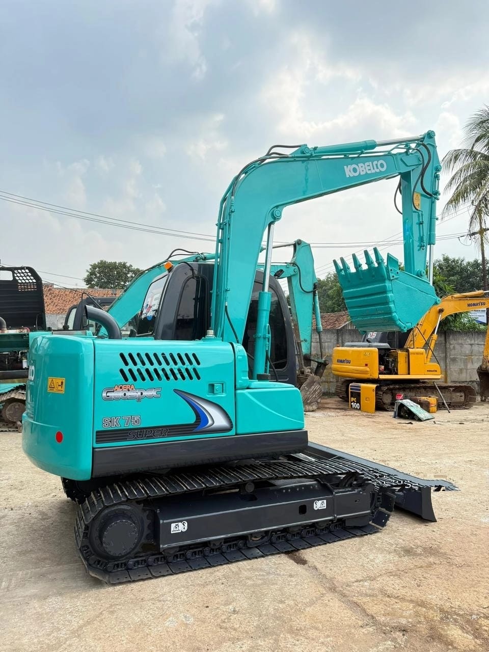 Sewa Excavator PC75 Tangerang